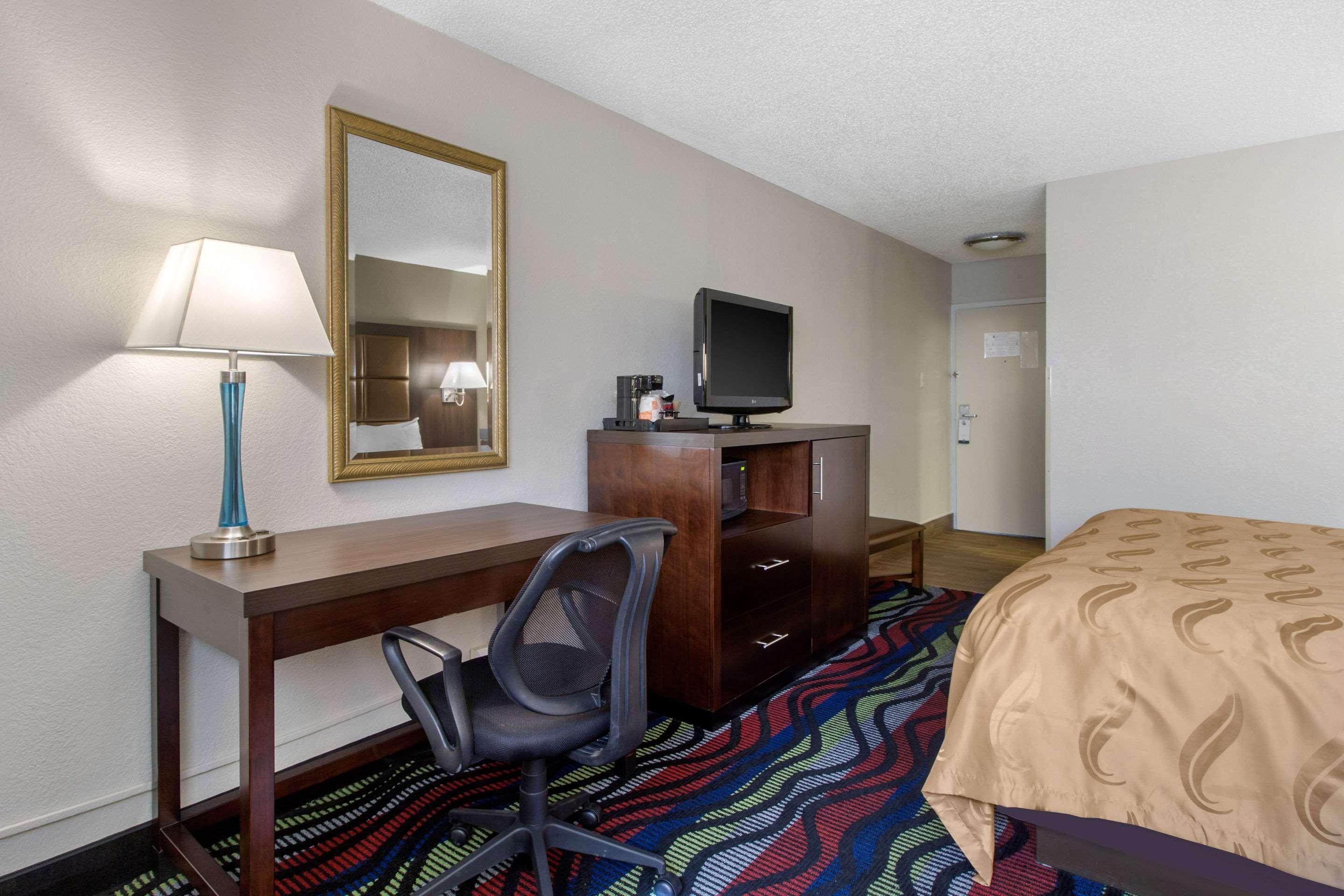 Quality Inn קוקוויל מראה חיצוני תמונה