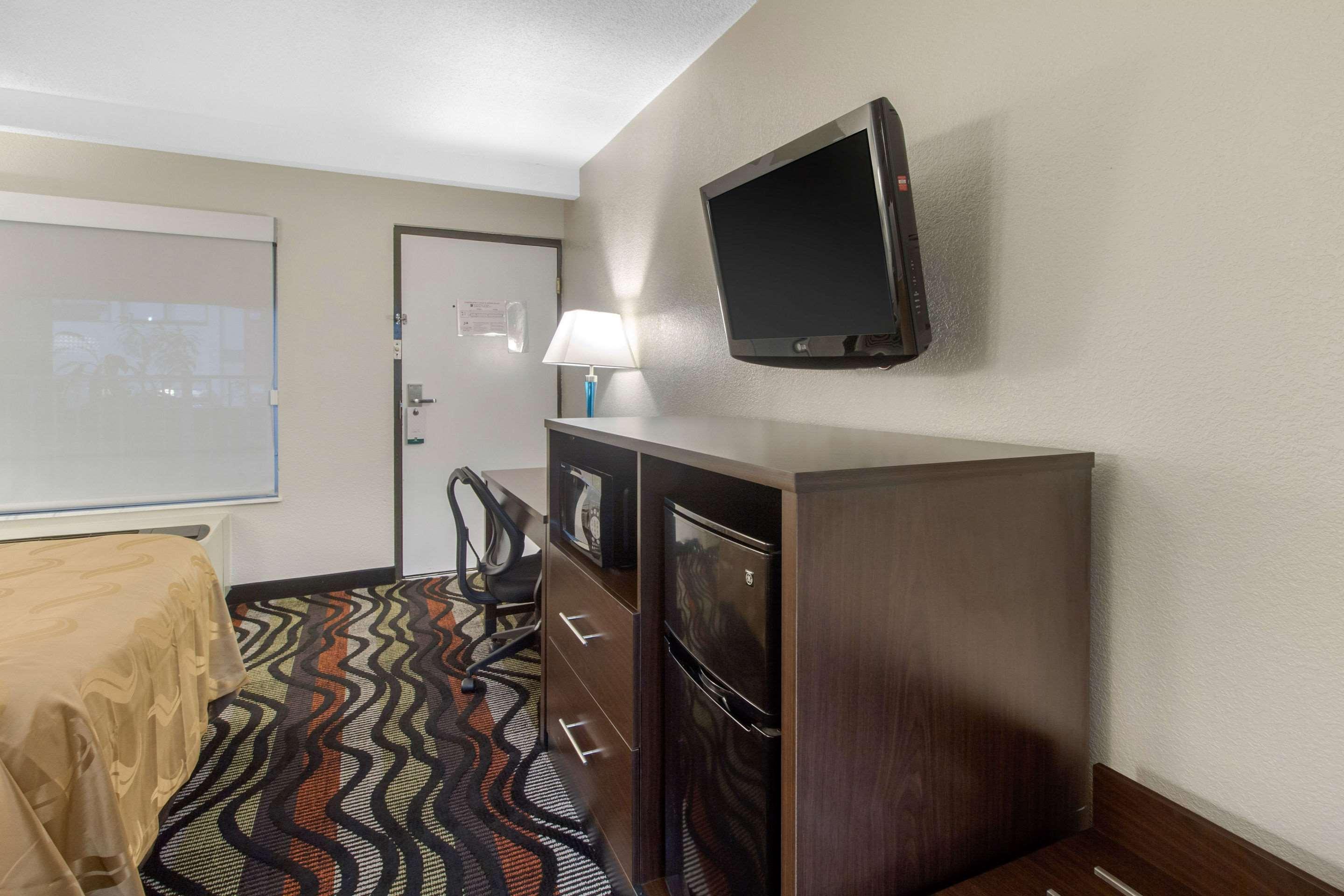Quality Inn קוקוויל מראה חיצוני תמונה