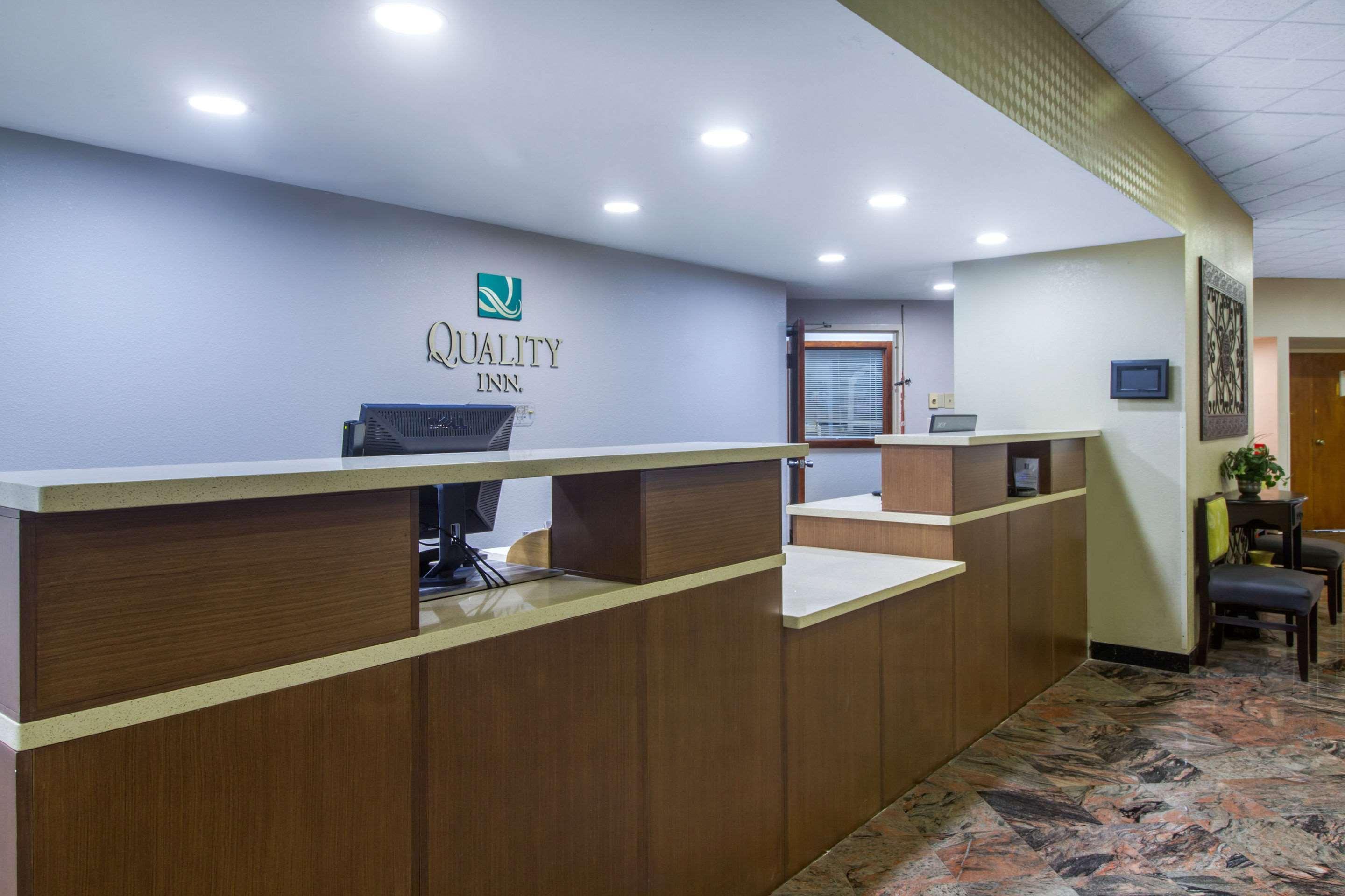Quality Inn קוקוויל מראה חיצוני תמונה