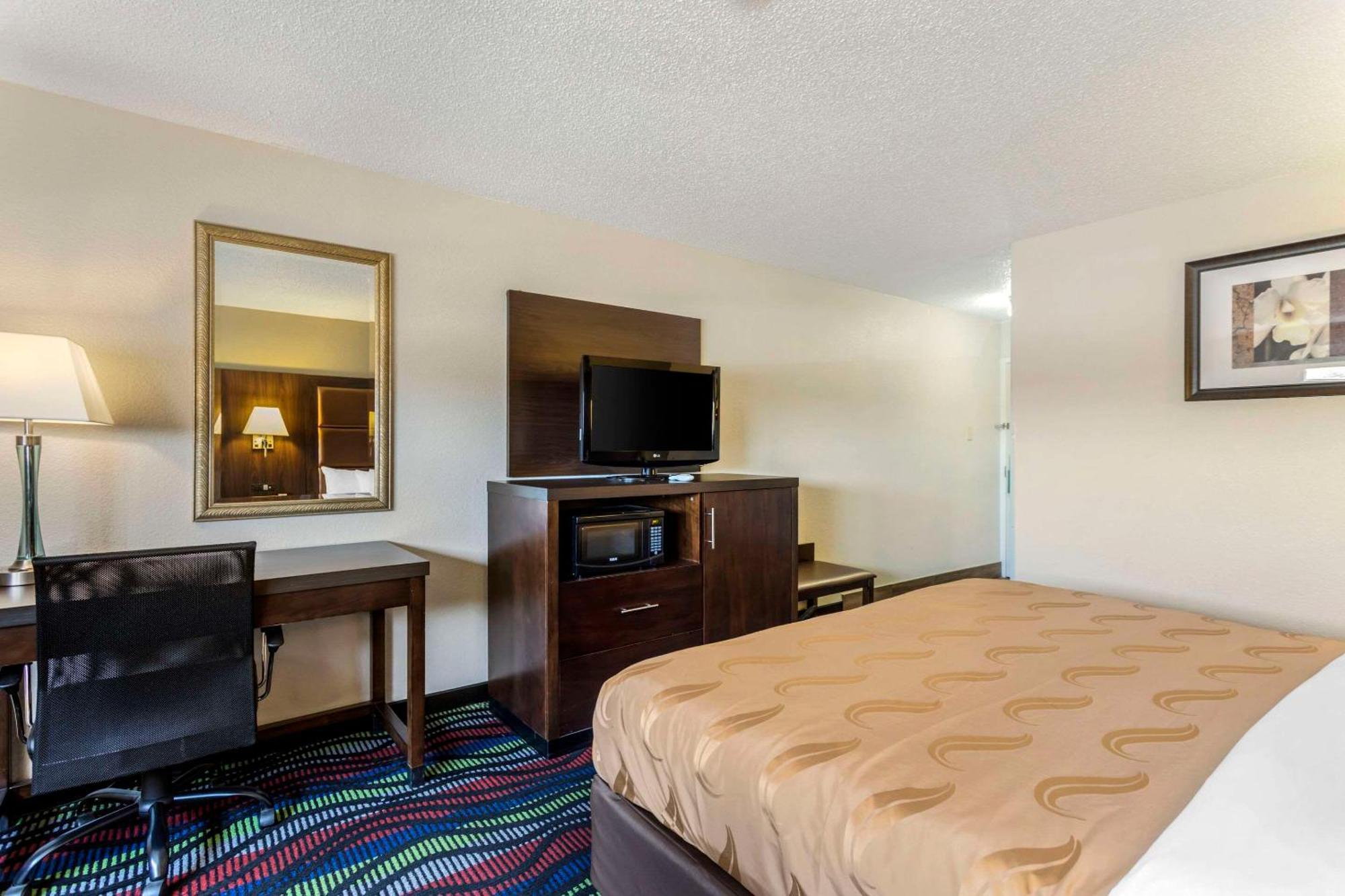 Quality Inn קוקוויל מראה חיצוני תמונה
