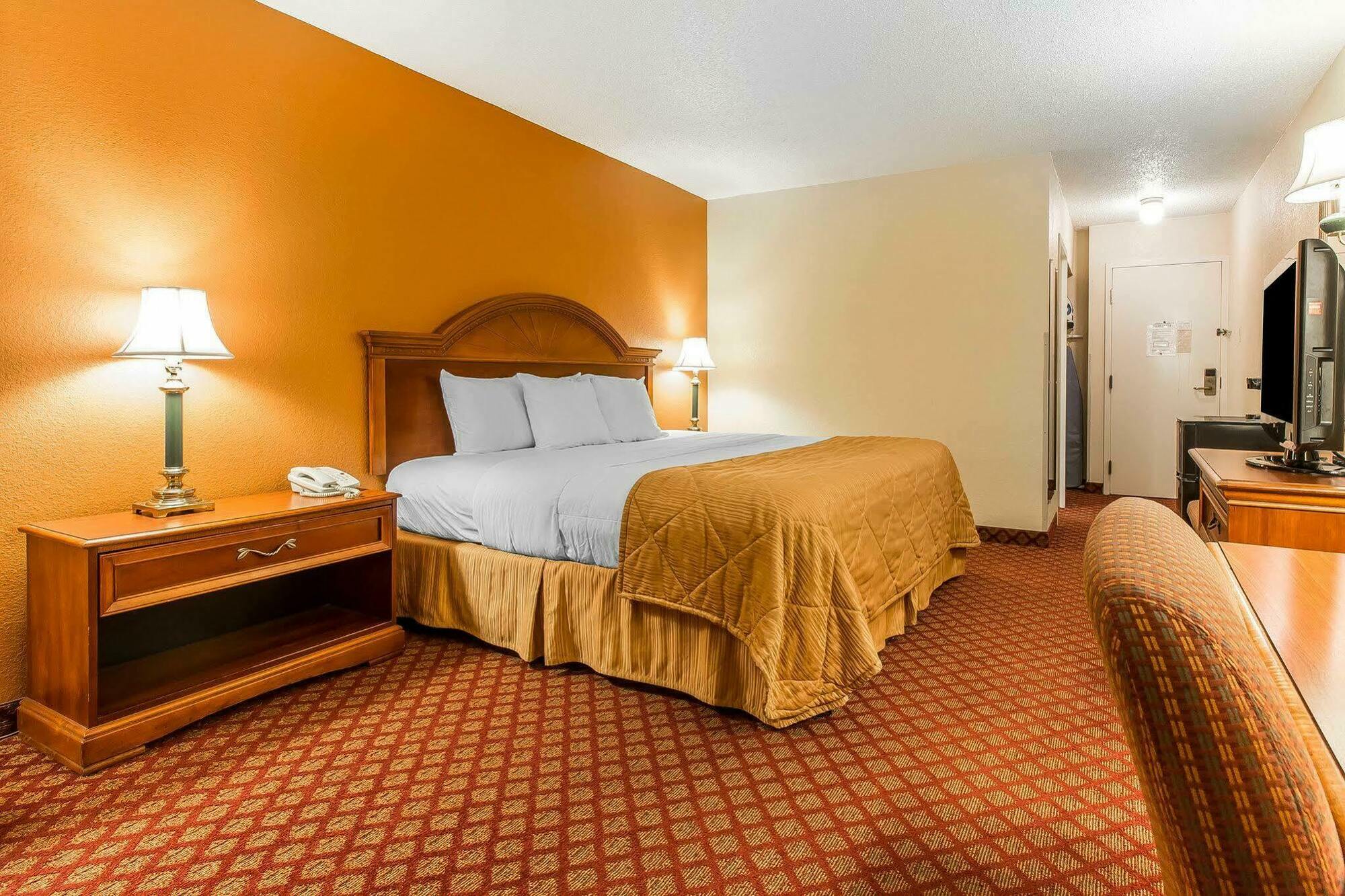 Quality Inn קוקוויל מראה חיצוני תמונה